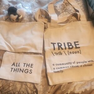 nwt Tribe Alive Cream Tote and Pouch Set